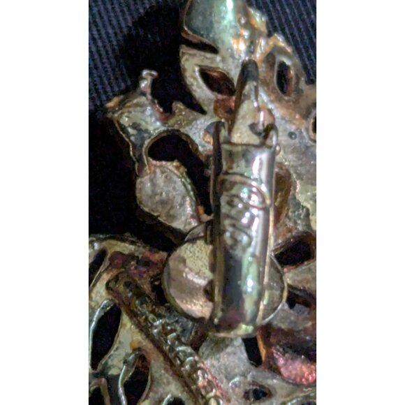 Vintage Coro Gold-Tone Clip-On Earrings With Purple Rhinestones Floral Design - Picture 6 of 7